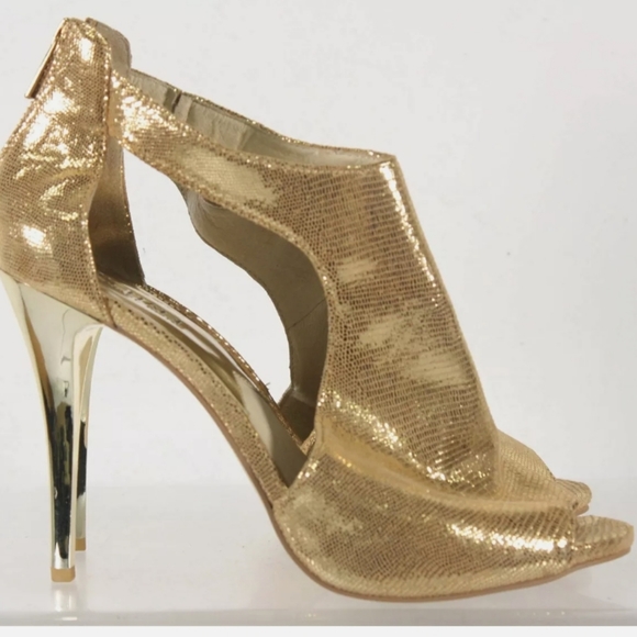 Michael Kors Gold Lame Peep Toe Cut-Awsy - Picture 2 of 6
